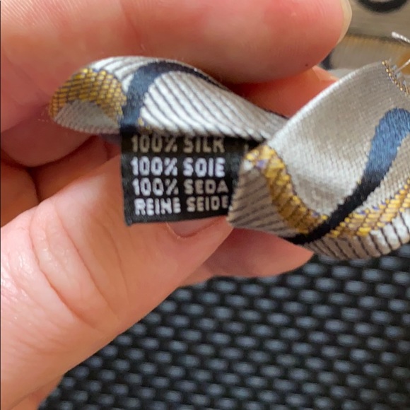 100% silk handmade DeSantis Tie - Picture 4 of 4